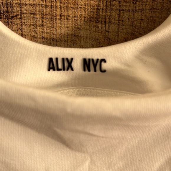 NWT Alix NYC Mott Bodysuit S/L Tank White. Tag shows S/L but probably One Size. - Picture 3 of 6